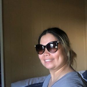 Meet your Posher, Robina